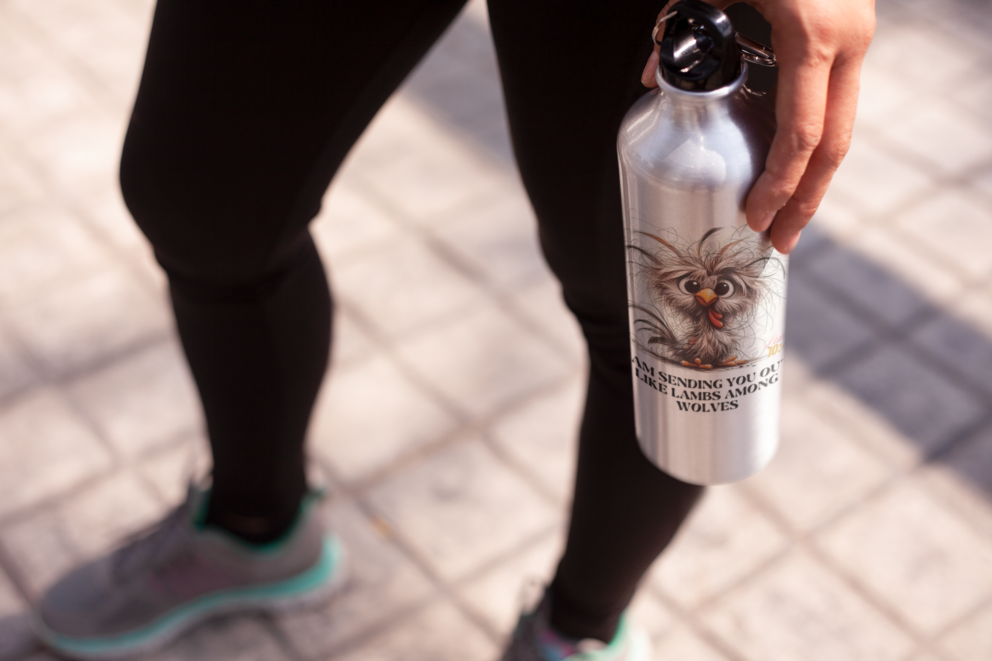 Water Bottle With Screw Carabiner Hook_Luke 10:4